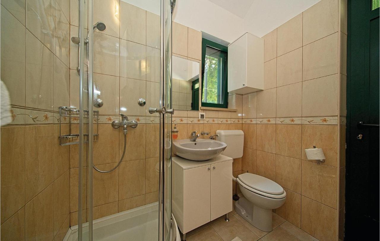 1 Bedroom Awesome Home In Postira Ngoại thất bức ảnh
